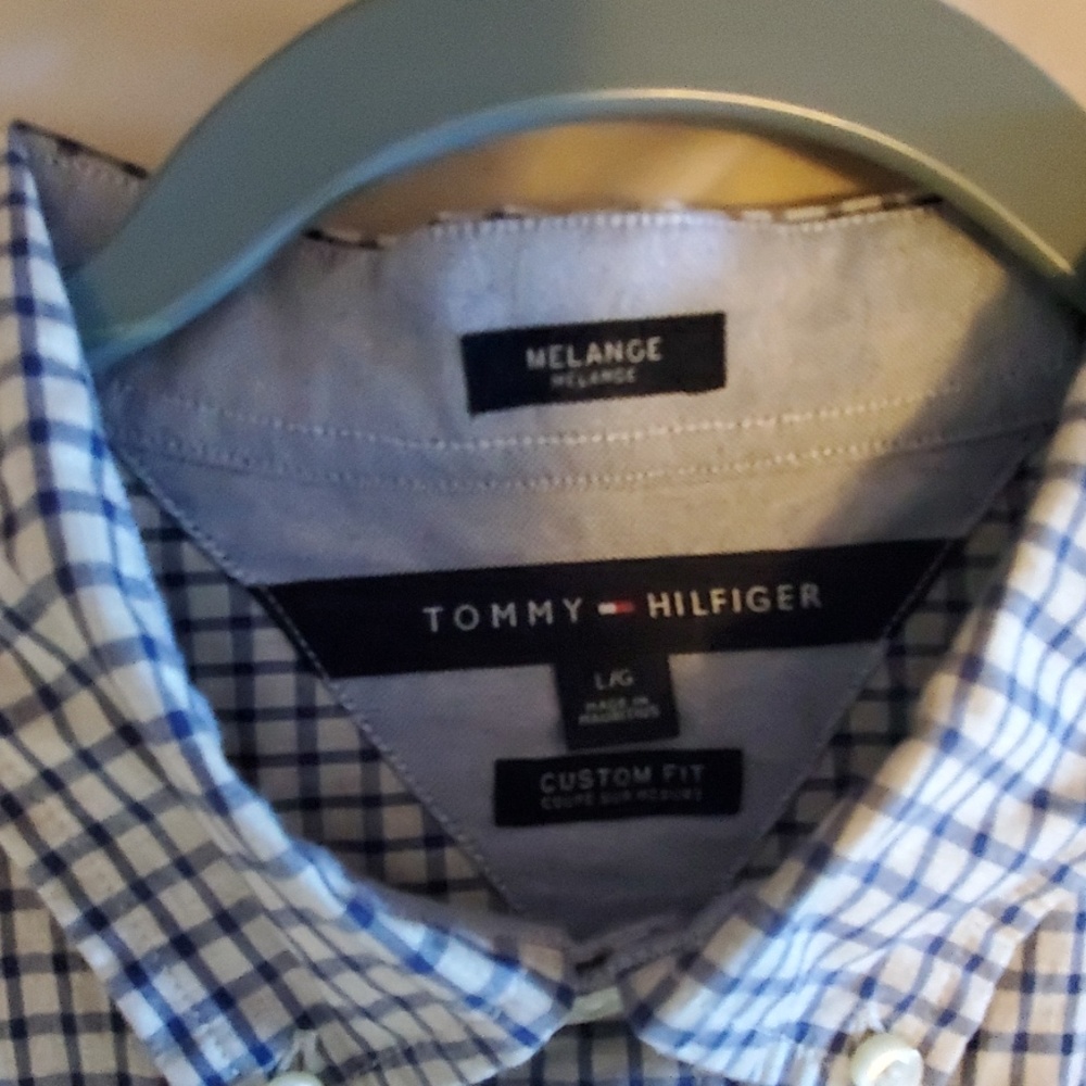 Button down - Picture 2 of 2